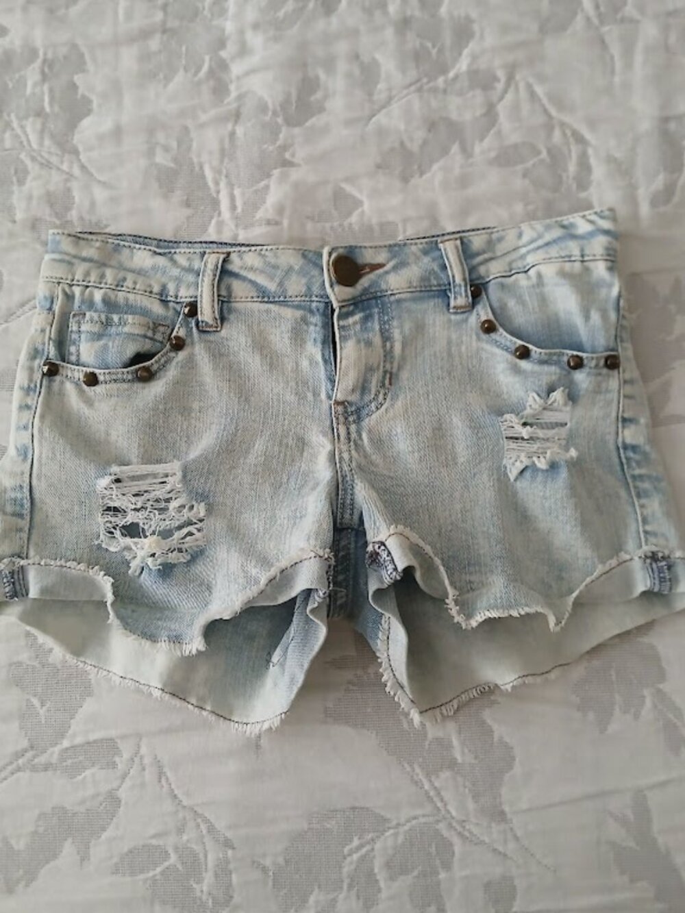 FIRE LOS ANGELES - Denim Shorts with Stud details - size 1